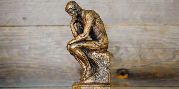 考える人の置物