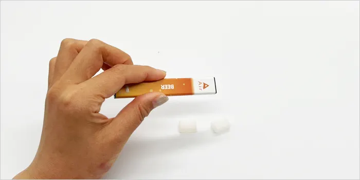 エアーミニを持っている画像