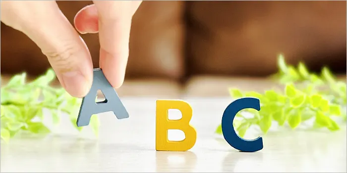 ABCの中からAを選ぶイメージ