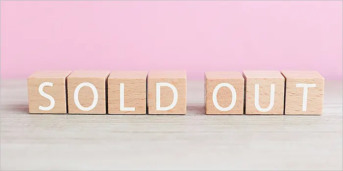 売り切れの文字が書かれたブロック