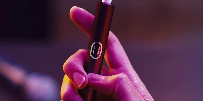 アイコスイルマアイを持つ手