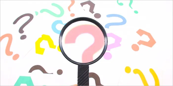 疑問符を覗く虫眼鏡