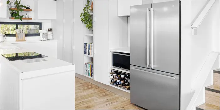 冷蔵庫が置かれたキッチン