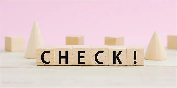 チェックの文字